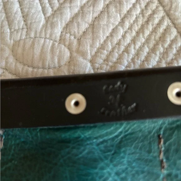 Cody MC Leather Cell Phone Snap On Pouch - Picture 4 of 6